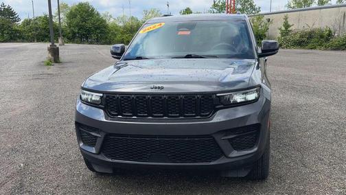Gray 2024 Jeep Grand Cherokee Altitude