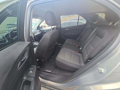 Gray 2018 Chevrolet Equinox LT