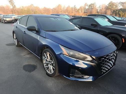 Blue 2024 Nissan Altima SR VC-Turbo FWD