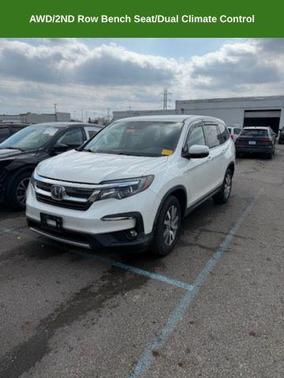 White 2019 Honda Pilot EX