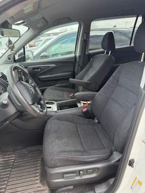 White 2019 Honda Pilot EX