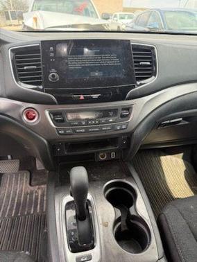 White 2019 Honda Pilot EX