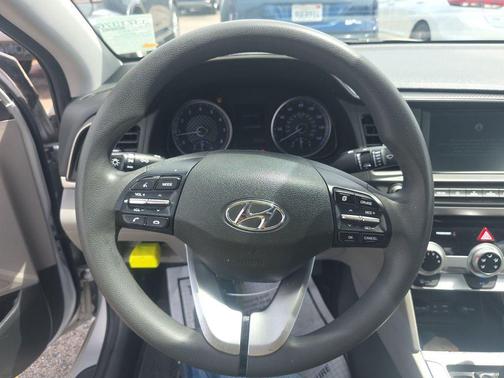 Silver 2019 Hyundai ELANTRA SEL