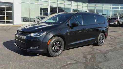 2020 Chrysler Pacifica Touring-L Plus