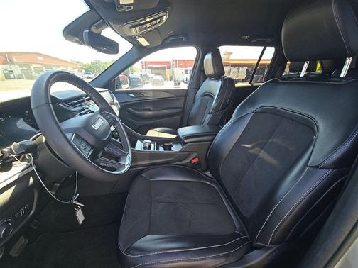 Silver 2024 Jeep Grand Cherokee Altitude