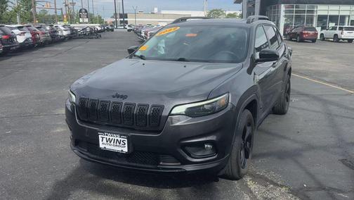 Gray 2022 Jeep Cherokee Latitude Lux