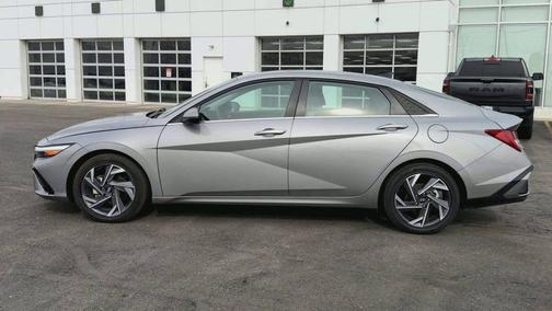 2025 Hyundai ELANTRA Limited