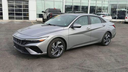 2025 Hyundai ELANTRA Limited
