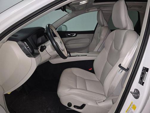 2023 Volvo XC60 B5 Core