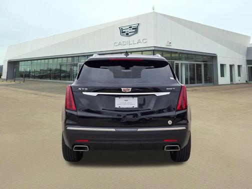 2025 Cadillac XT5 Luxury
