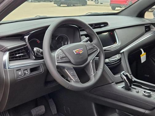 2026 Cadillac XT5 Luxury