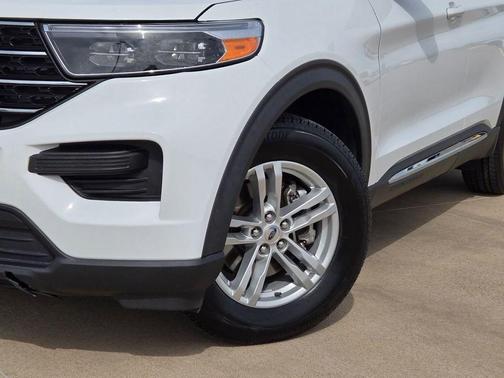 OXFORD WHITE 2021 Ford Explorer XLT