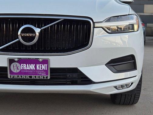 2021 Volvo XC60 T5 Momentum