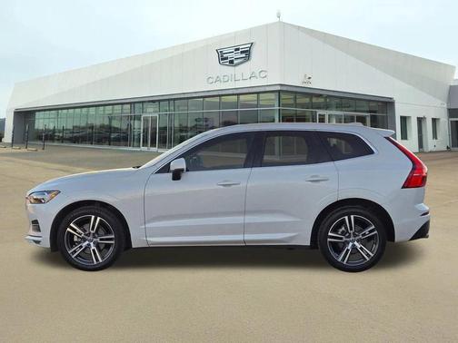 2021 Volvo XC60 T5 Momentum
