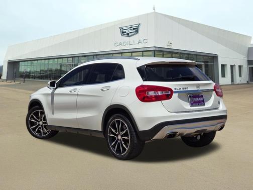 Arctic White 2017 Mercedes-Benz GLA 250 Base