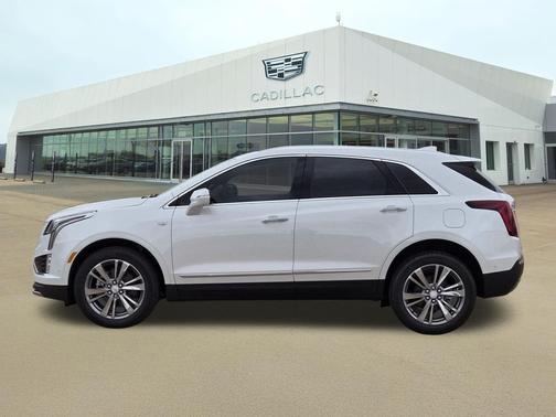 Crystal White Tricoat 2026 Cadillac XT5 Premium Luxury