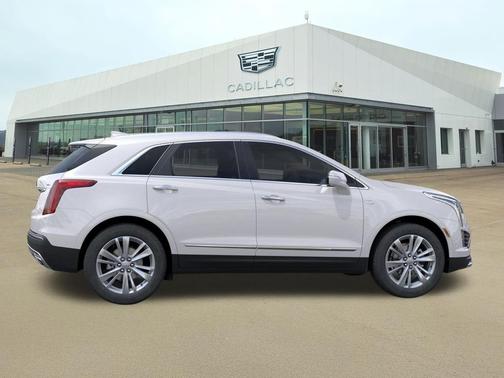 Crystal White Tricoat 2026 Cadillac XT5 Premium Luxury