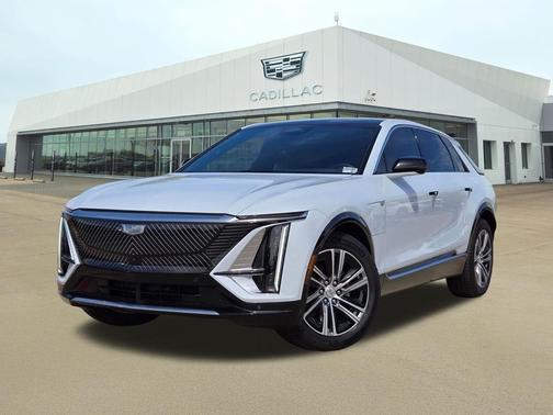 Vibrant White Tricoat 2026 Cadillac LYRIQ Premium Luxury