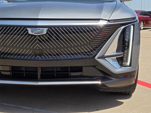 Argent Silver Metallic 2024 Cadillac LYRIQ Luxury