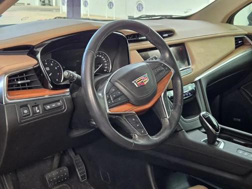 2018 Cadillac XT5 Platinum