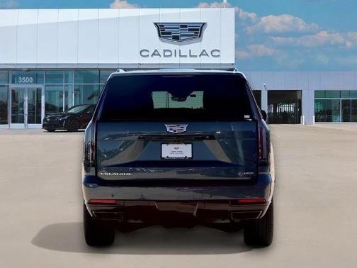 2025 Cadillac Escalade Sport