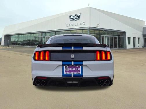 2017 Ford Shelby GT350 Base