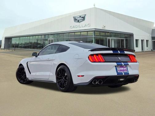 2017 Ford Shelby GT350 Base