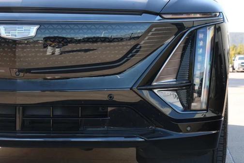 2025 Cadillac LYRIQ Sport