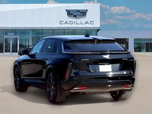 2025 Cadillac LYRIQ Sport