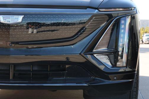 2025 Cadillac LYRIQ Sport