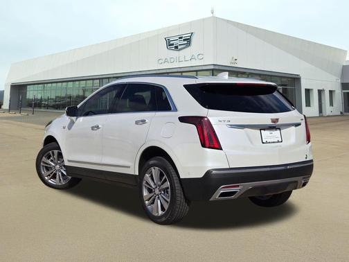 Crystal White Tricoat 2026 Cadillac XT5 Premium Luxury