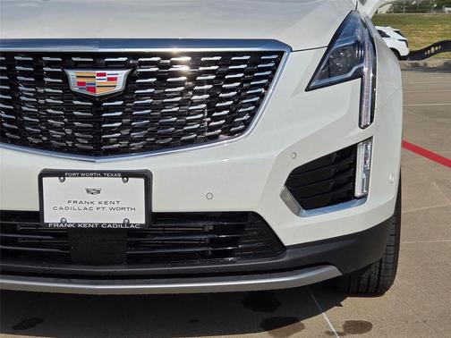 Crystal White Tricoat 2026 Cadillac XT5 Premium Luxury