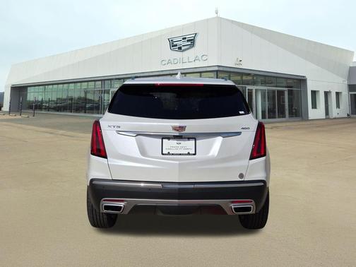 Crystal White Tricoat 2026 Cadillac XT5 Premium Luxury