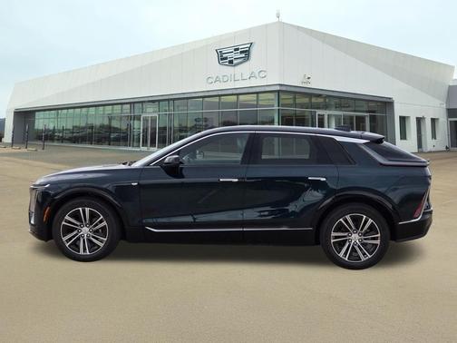 Emerald Lake Metallic 2026 Cadillac LYRIQ Luxury