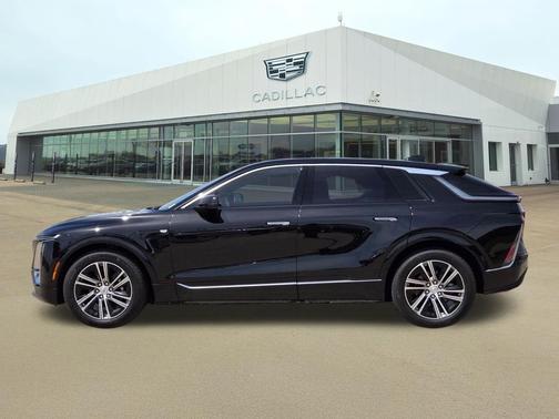 Stellar Black Metallic 2026 Cadillac LYRIQ Luxury