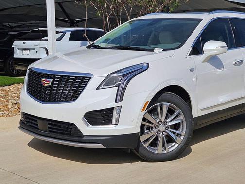Crystal White Tricoat 2026 Cadillac XT5 Premium Luxury