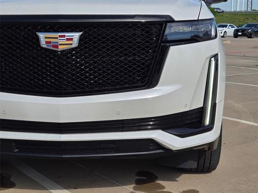 Crystal White Tricoat 2022 Cadillac Escalade Sport