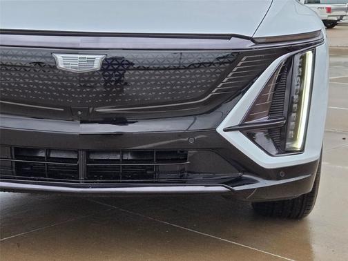 Vibrant White Tricoat 2026 Cadillac LYRIQ Sport