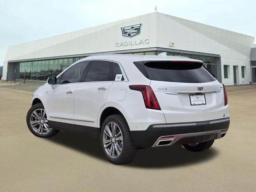 Crystal White Tricoat 2026 Cadillac XT5 Premium Luxury