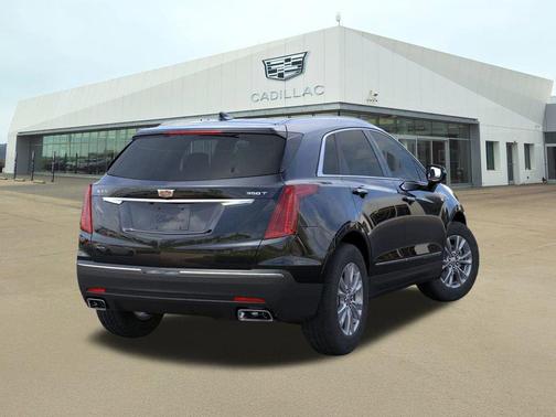 2026 Cadillac XT5 Luxury
