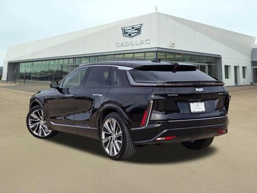 Stellar Black Metallic 2025 Cadillac LYRIQ Luxury