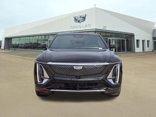 Stellar Black Metallic 2025 Cadillac LYRIQ Luxury