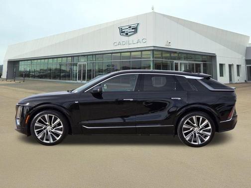 Stellar Black Metallic 2025 Cadillac LYRIQ Luxury