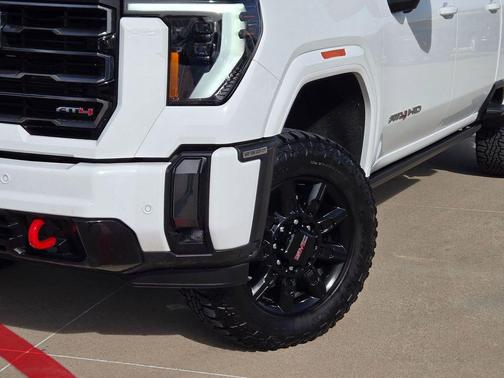 2024 GMC Sierra 2500 AT4