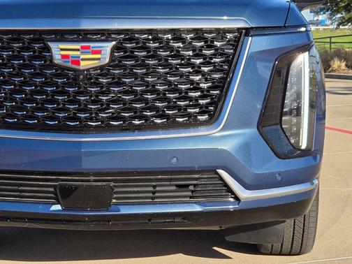 Deep Sea Metallic 2026 Cadillac Escalade Luxury