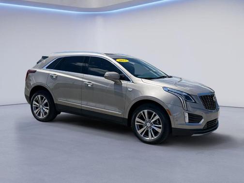 Latte 2023 Cadillac XT5 Premium Luxury