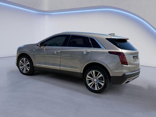 Latte 2023 Cadillac XT5 Premium Luxury