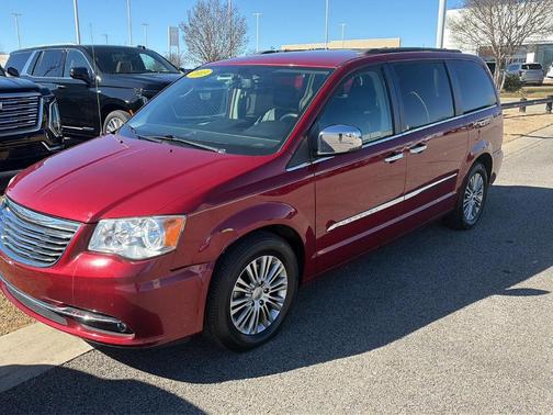 2013 Chrysler Town & Country Touring-L
