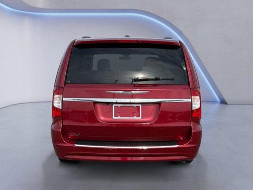 2013 Chrysler Town & Country Touring-L