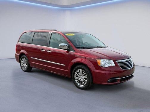 2013 Chrysler Town & Country Touring-L